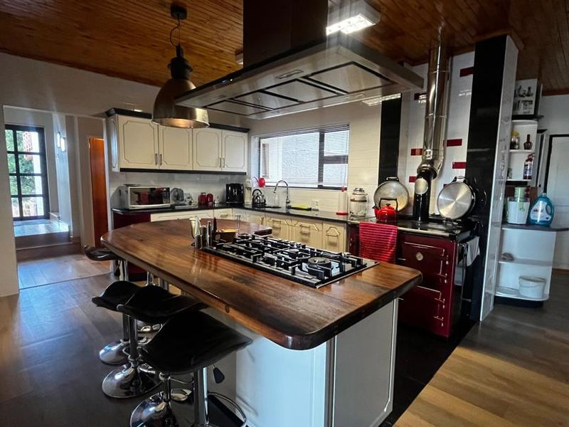 Prime Investment Opportunity | Boutique Hotel / AirBnB Potential - Photo 6