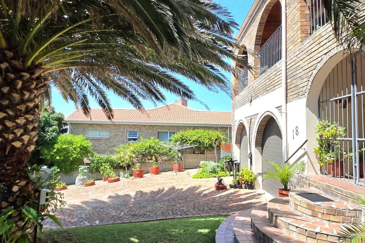 Kleinbaai Coastal Home Near Harbour – Ideal Investment, Holiday or Retirement Living - Photo 3