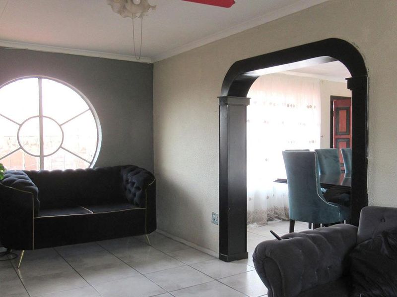 3 Bedroom House for sale in Elandspark - Photo 5
