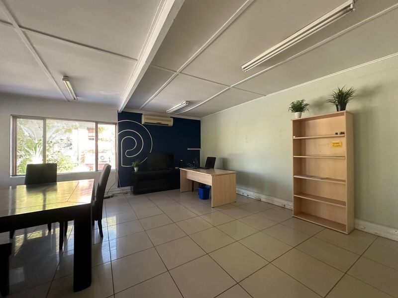 🏡 Spacious Double-Storey Commercial Property for Sale - Photo 9