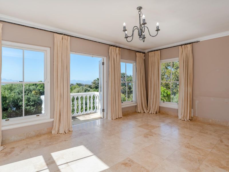 Exclusive Constantia Residence with Expansive Gardens and Exceptional Views - Photo 10