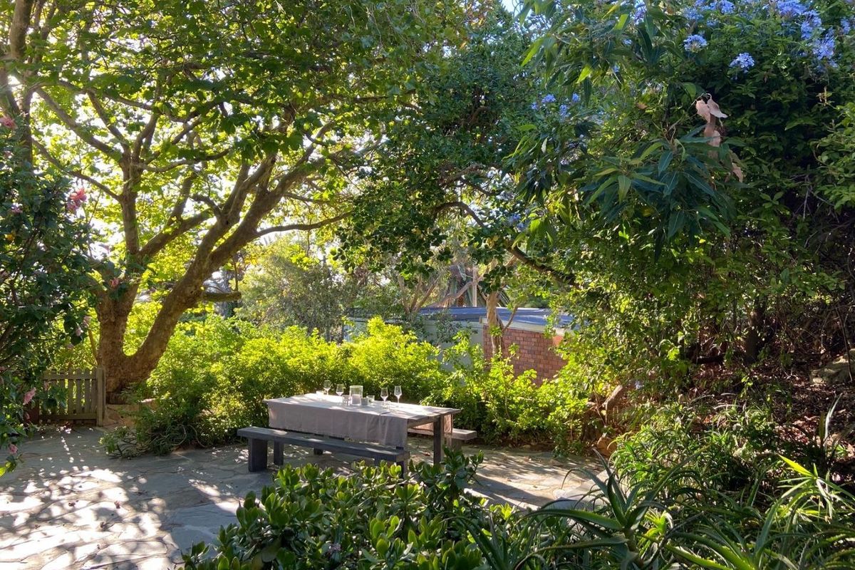 Spacious Garden Sanctuary with Winter Sun | Fully Serviced Clovelly Retreat - Photo 2