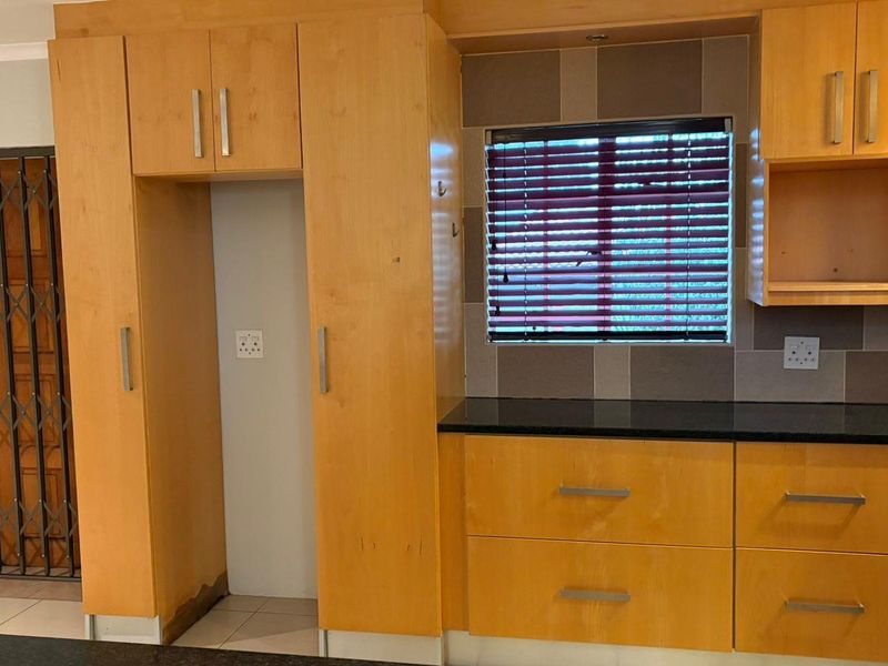 Quaint spacious 1 bedroom cottage - Photo 4