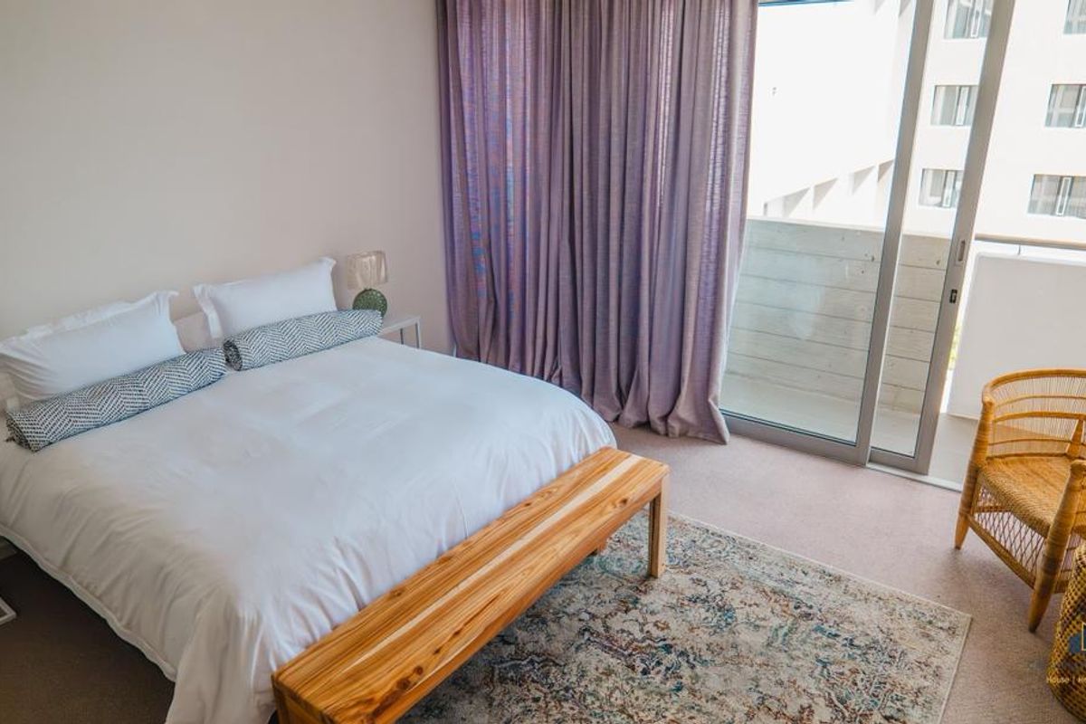 WELL SOUGHT AFTER FULY FURNISHED, APARTMENT TO RENT IN WINDHOEK CBD!! FREEDOM PLAZA!! AVAILABLE IMMEDIATELY!!! - Photo 4