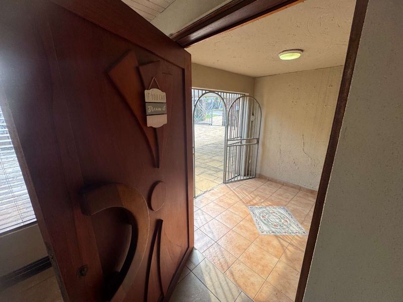 Family home for sale in Brackendowns - Photo 4