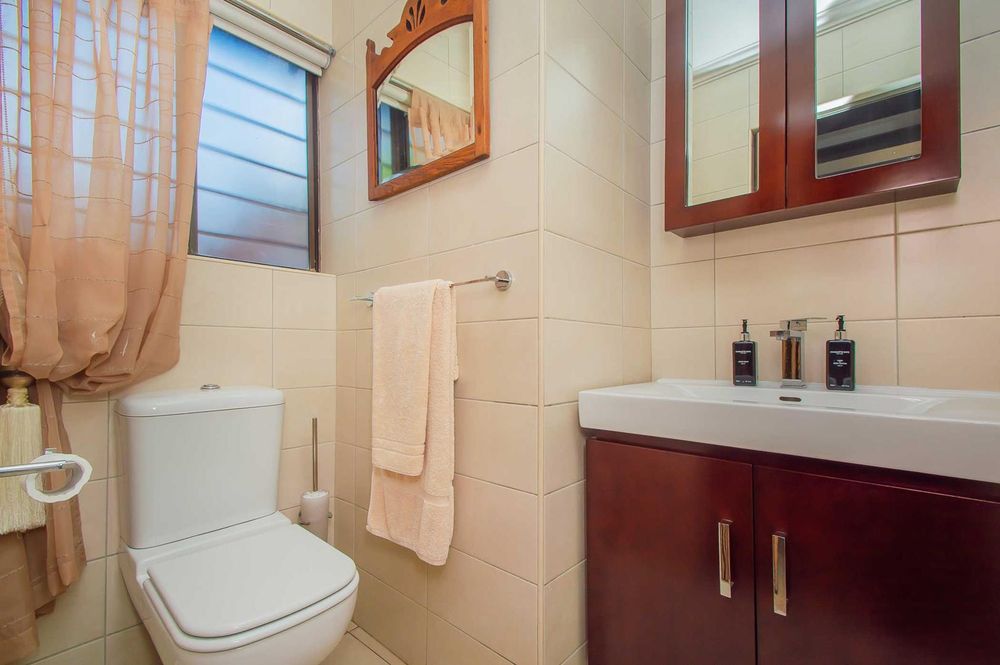 En-suite of 2nd bedroom