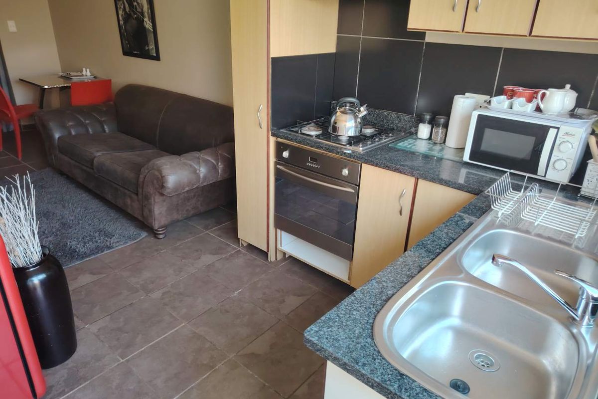 A stylish one-bedroom apartment to rent in Klipheuwel - Photo 2