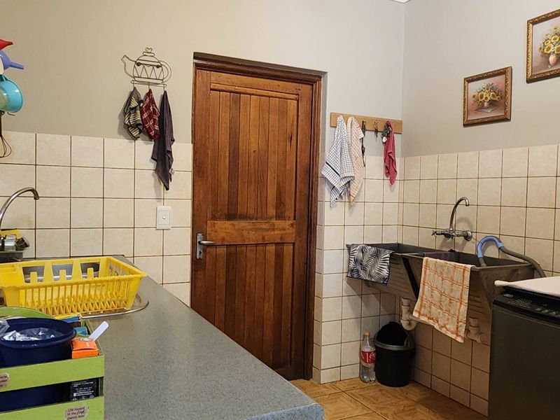 House with seperate flat. - Photo 7