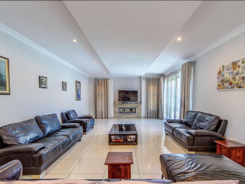 Five Bedroom Elegant Family Home For Sale in Waterfall Country Estate - Photo 10