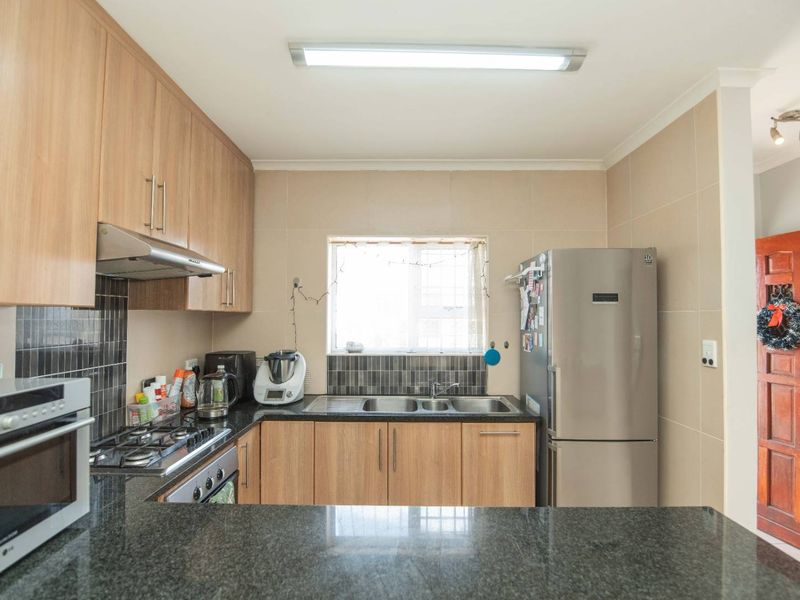 Charming and Low Maintenance - Photo 10