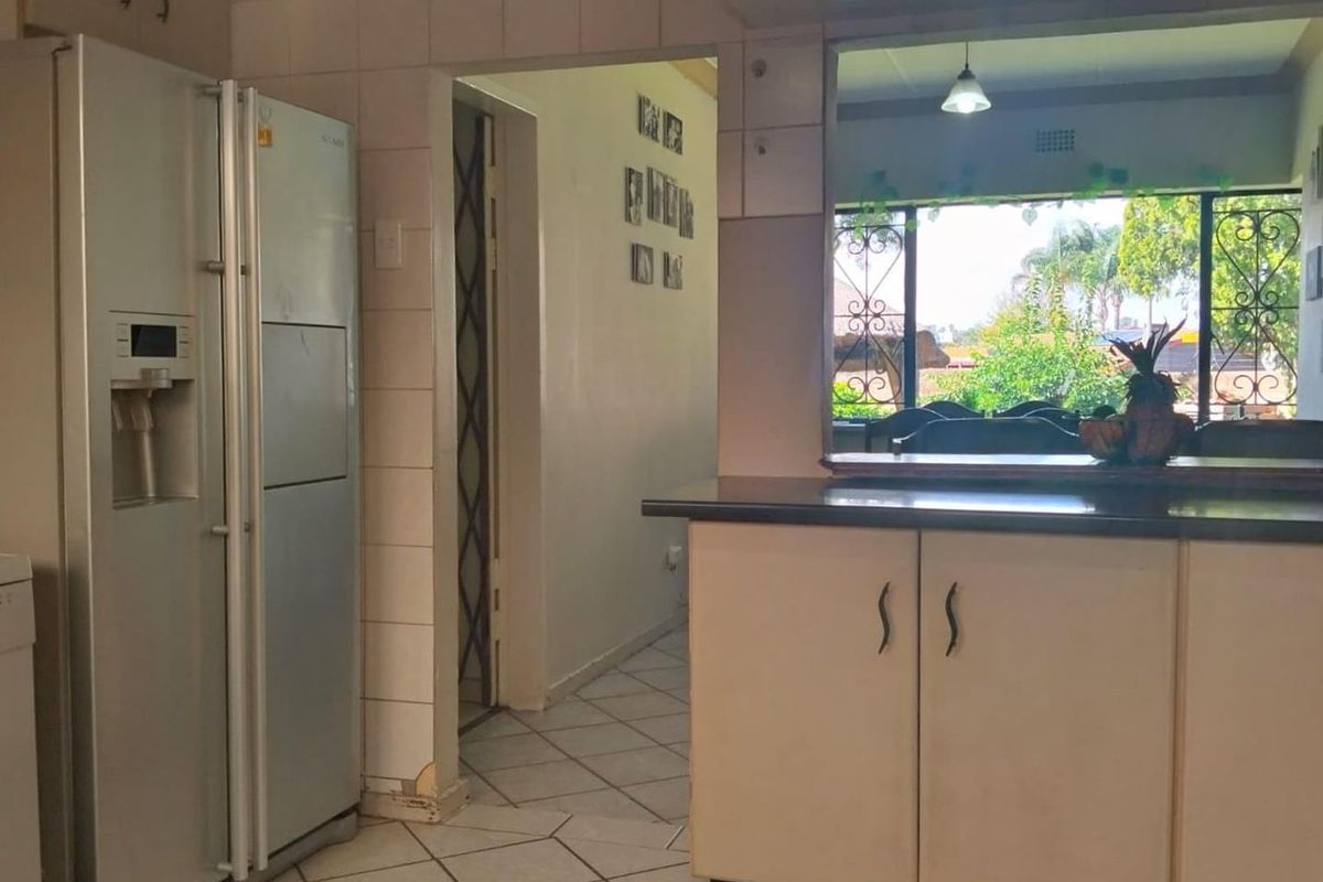 3-Bedroom Home with Flatlet in Verwoerdpark – Endless Potential! - Photo 4