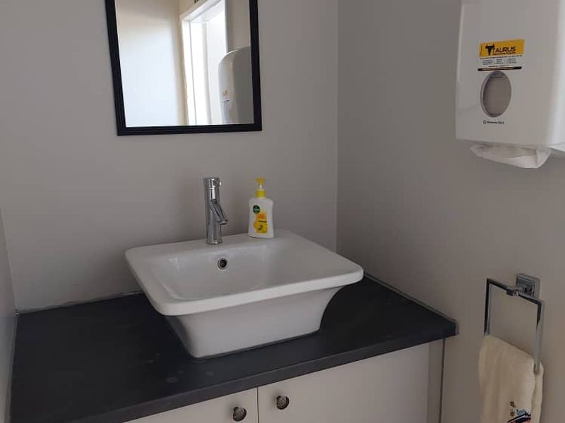 Central Office Space: Perfect for Investors & Entrepreneurs - Photo 6