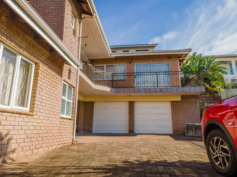 Spacious, Sea Views and Income Generating Family Home - Photo 7