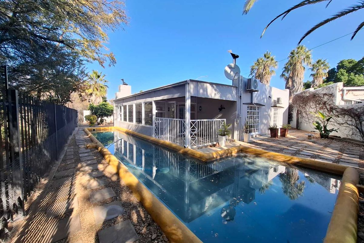 Price Drop & Sole Mandate – An Unmissable Opportunity! - Photo 2