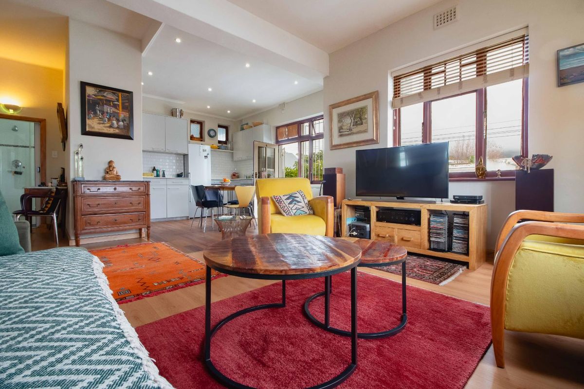 Hopeville Mansions, where old meets new! - Photo 5