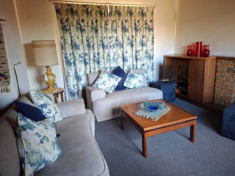 MASSIVE PRICE DROP - EXCELLENTLY POSITIONED HOME ON A DOUBLE STAND!! - Photo 7