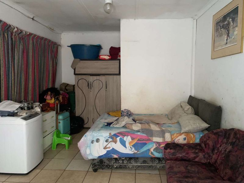 Rental investment property for sale in South Hills Johannesburg - Photo 5