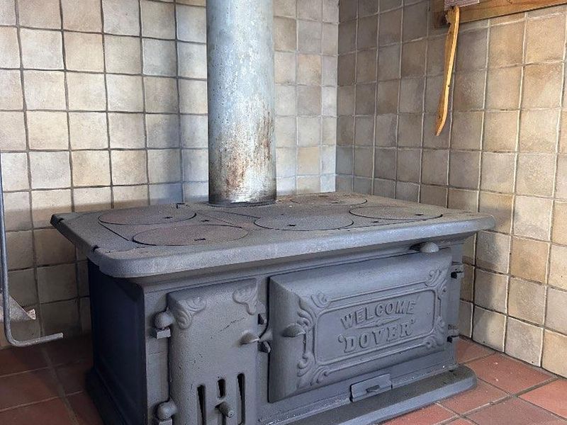 SPACIOUS 3 BEDROOM HOME FOR SALE WITH 3 FLATLETS NEAR WATERFRONT, SWAKOPMUND - Photo 8