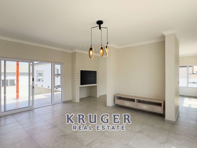 🏡✨ Modern Family Home + Flat – A Must See! - Photo 8