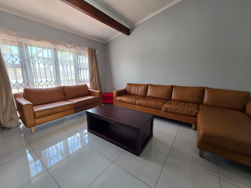 Lock-up-and-Go in the beautiful Brett la Roche - Photo 8