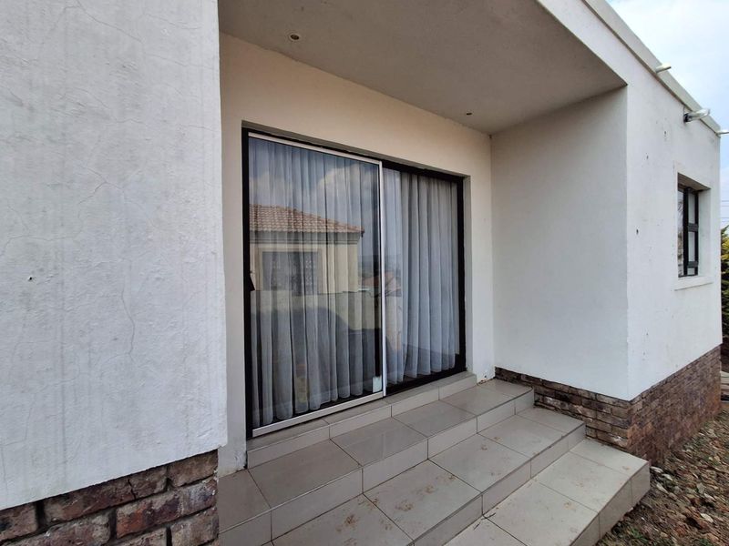 Three bedrooms house for sale in Elandspoort - Photo 9