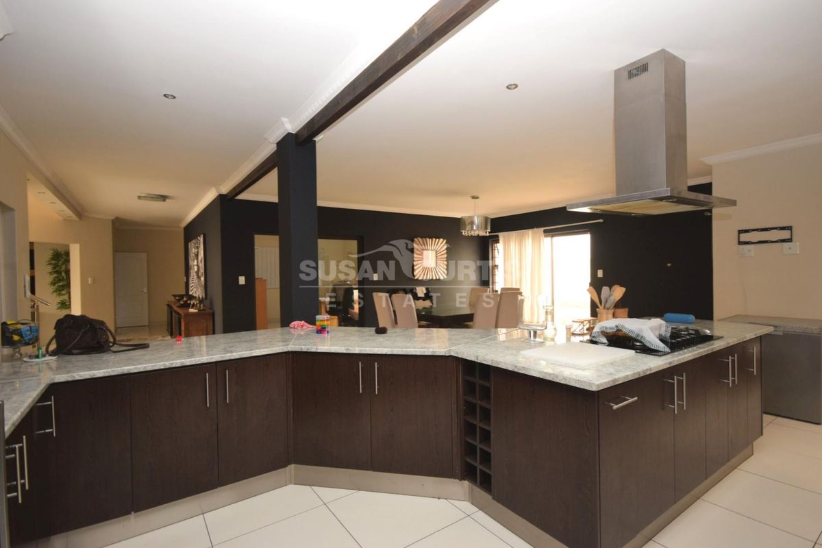 4 BEDROOM HOUSE IN EXT 15, IS FOR SALE - Photo 5