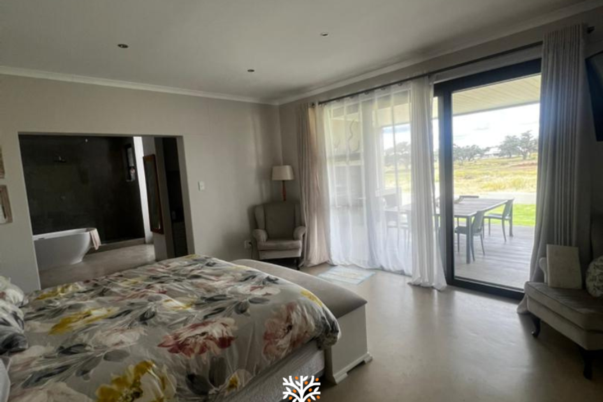 Family Home For Sale | Omeya Golf Estate | N$6 200 000 - Photo 5