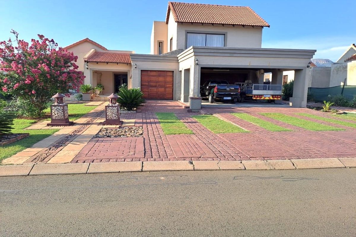 Modern 3 Bedroom Family Home in La Camargue Country Estate - Photo 2
