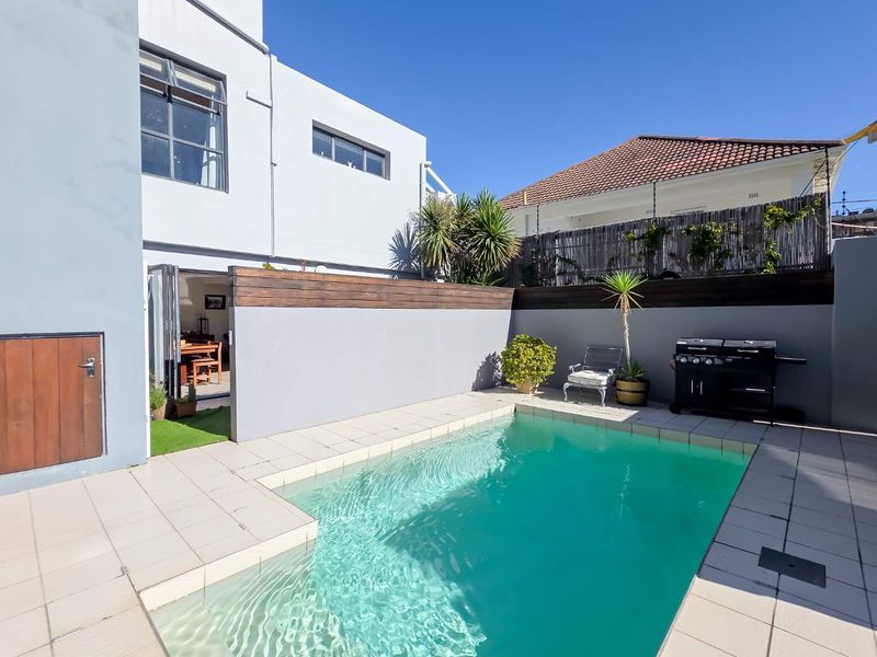 Spacious 2 Bedroom Duplex Apartment with Sunny Garden - Photo 2