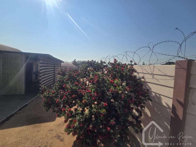 ONE-LEVEL HOME TO RENT - Photo 10