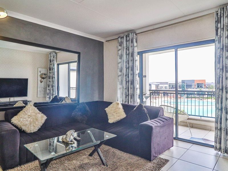 Modern 1-Bedroom Apartment in a resort-style security estate - Photo 6