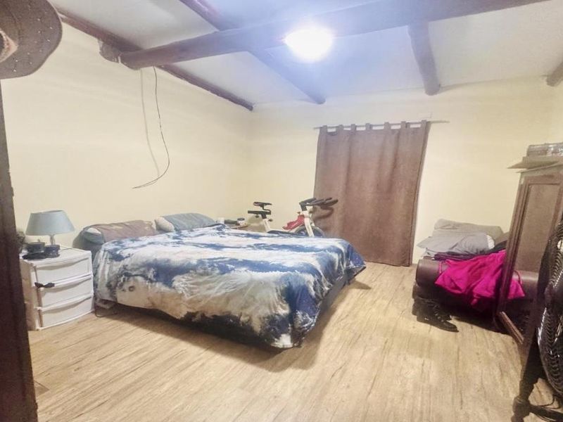 5 Bed | 3 Bath | Study | Flatlet | Pool | Single Garage – Bendor Bargain Potential - Photo 6