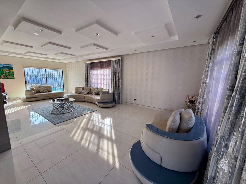 4 bedroom House for sale In vryheid - Photo 3