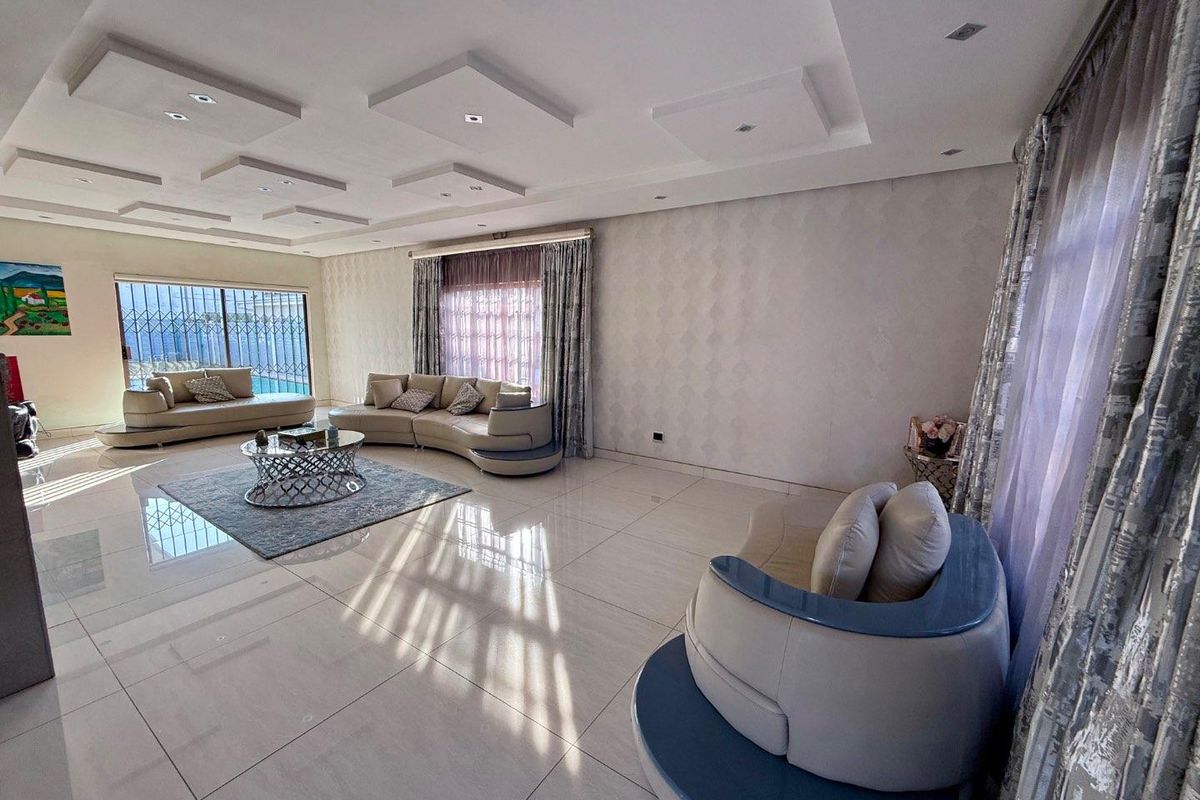 4 bedroom House for sale In vryheid - Photo 3