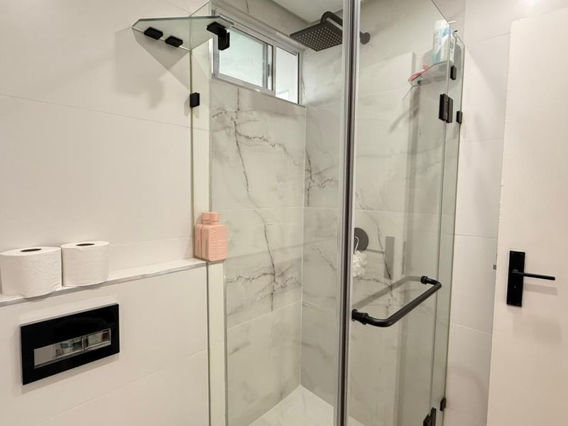 Hendra Estates - Gorgeous 2 Bedroom Duplex With Seaviews To Rent In Prime Umlanga - Photo 10