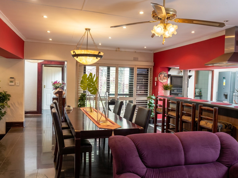 Charming Three Bedroom Family Home - Photo 5