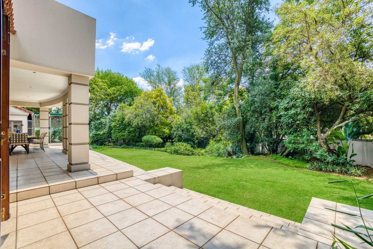 GRAND 3 BEDROOM HOME IN EXCLUSIVE DAINFERN VALLEY ESTATE - Photo 2