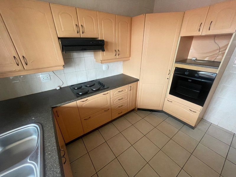 Prime 2-Bedroom Unit: Comfort and Convenience Await! - Photo 4