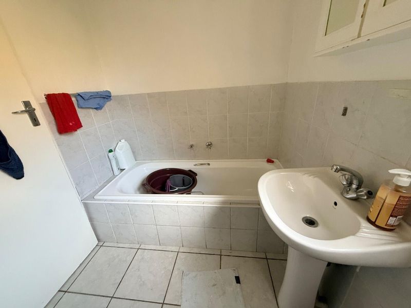 Charming 2-Bed Retreat: Comfort & Style Await! - Photo 9