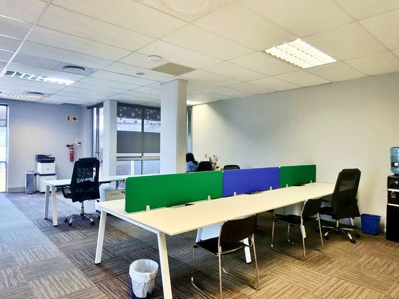 ±320 m2 first-floor HQ office in La Lucia Ridge. Gross R170/m2 (ex VAT). Fibre, lift, backup power & water, security. Avail. 01 Feb 2026 - Photo 7