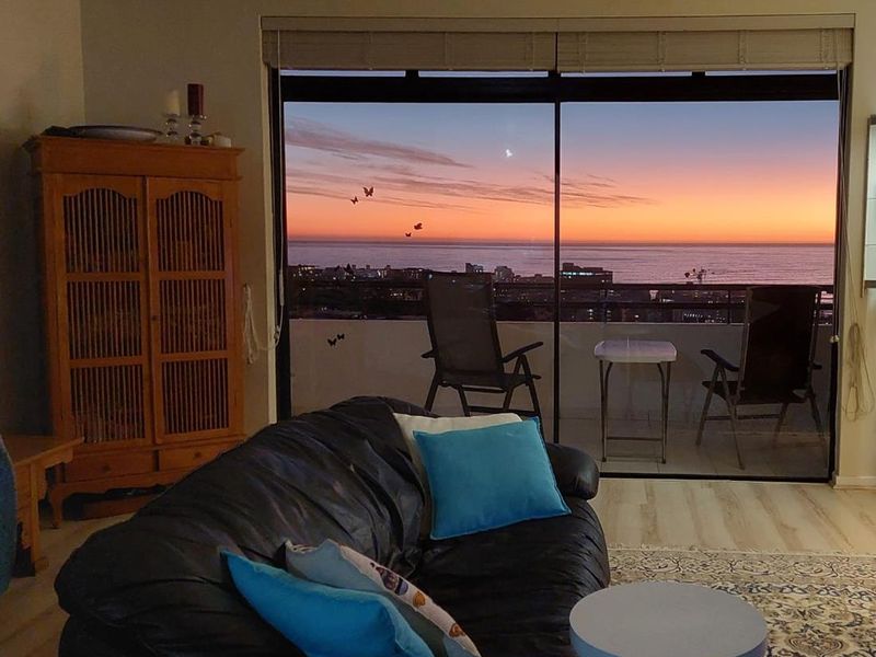 Nature & Ocean Views: Your Dream Apartment Awaits in the sought after Bahia, Fresnaye - Photo 3