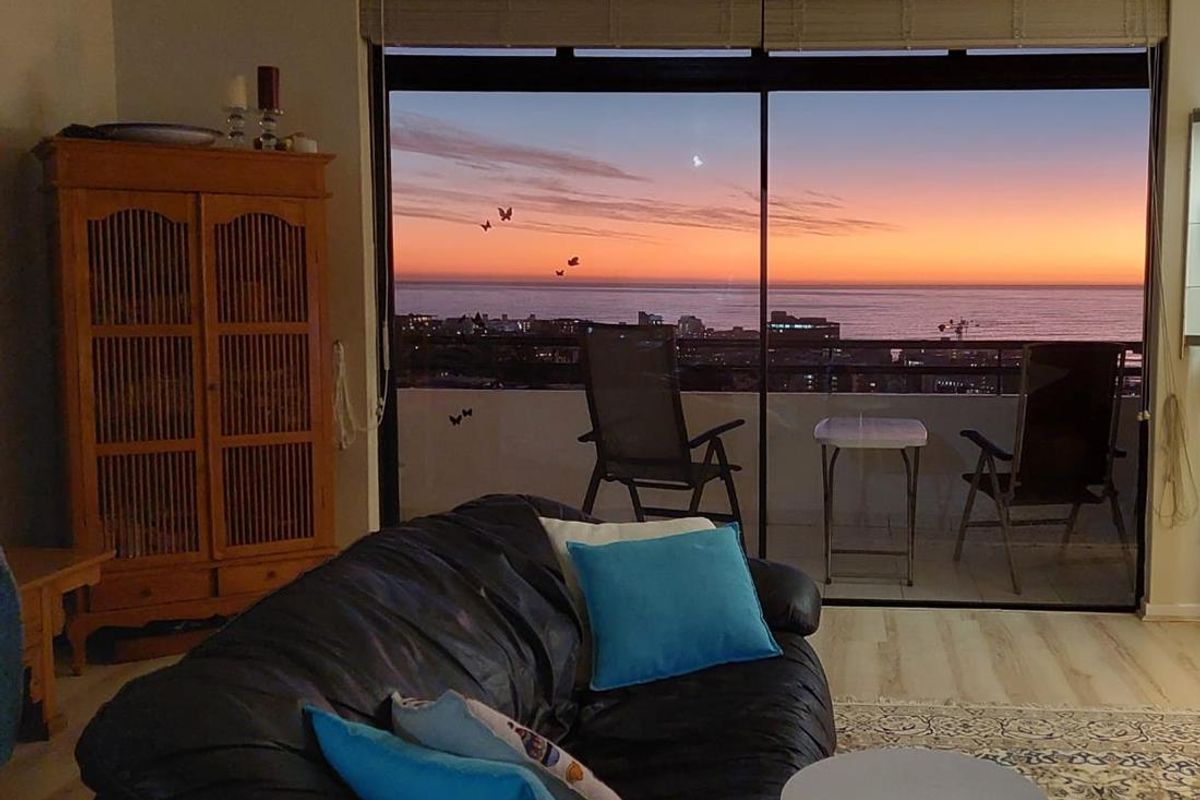 Nature & Ocean Views: Your Dream Apartment Awaits in the sought after Bahia, Fresnaye - Photo 3