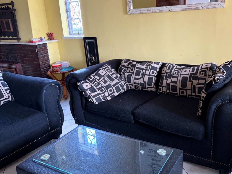 3 Bedroom Family house in Bramley - Photo 2