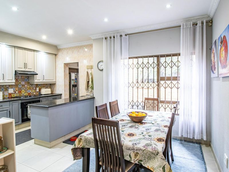 Charming 5-Bedroom Full Title for Sale in Meyersdal's Prestigious Palomino Drive! - Photo 10