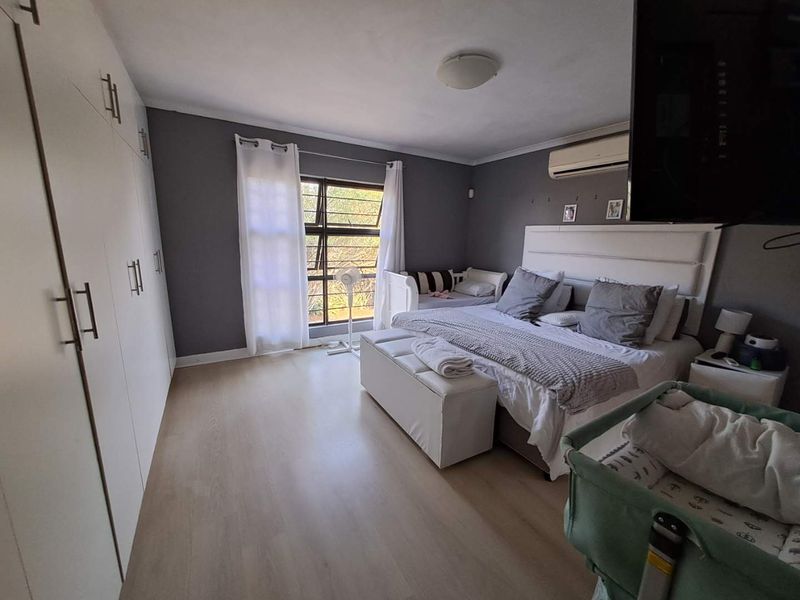 Stunning Townhouse in Tranquil Waterfall - Photo 9
