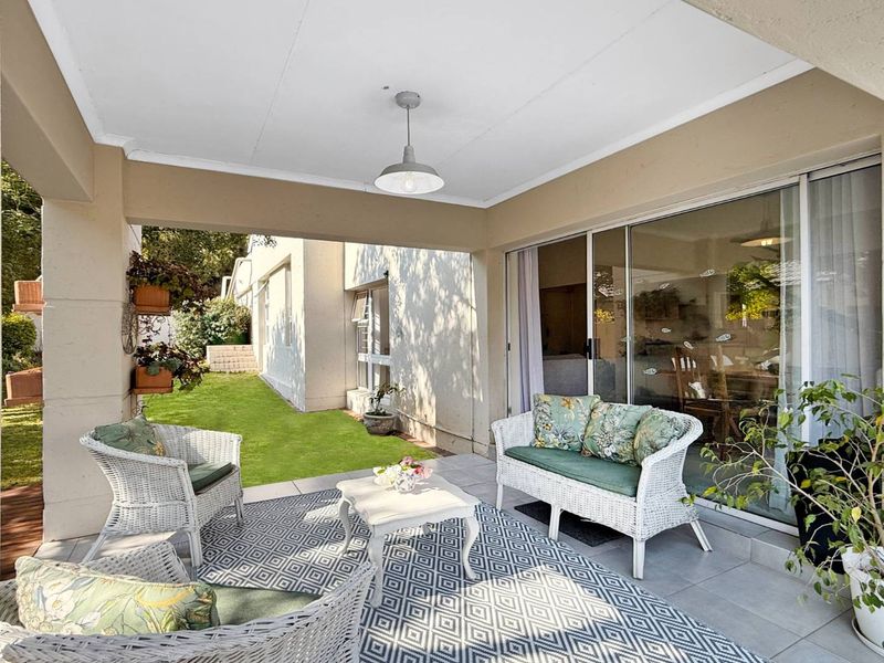 Elegant Family Home in Excellent Estate - Photo 5