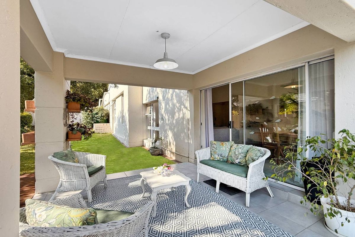Elegant Family Home in Excellent Estate - Photo 5