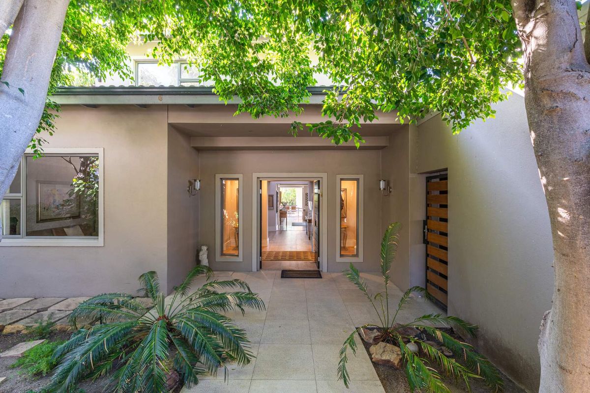 A Tranquil Oasis: Embrace Elegant Living with Sea Views! - Photo 2