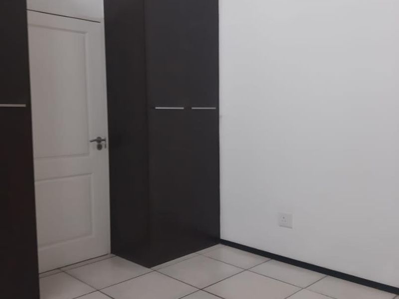 Modern 2-Bedroom, 2-Bathroom Apartment – Greenstone Area - Photo 7