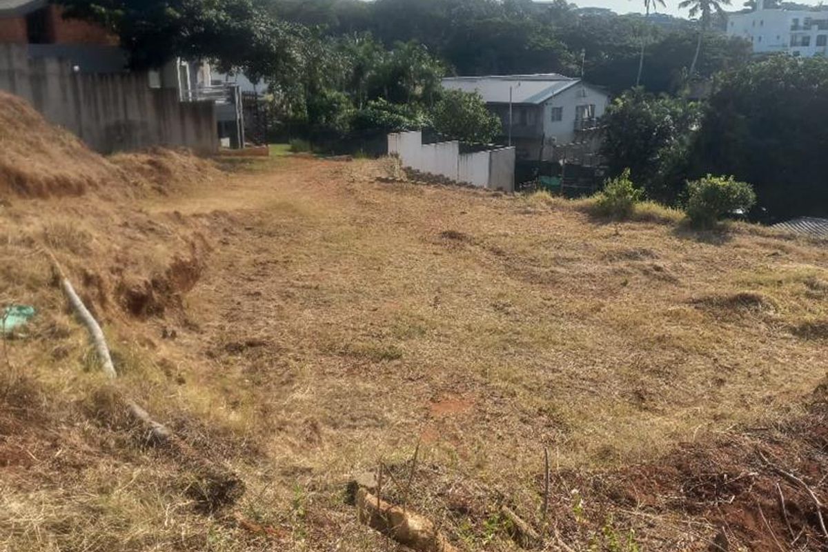 2205m2 Prime Coastal Land for Sale in Salt Rock - Photo 3